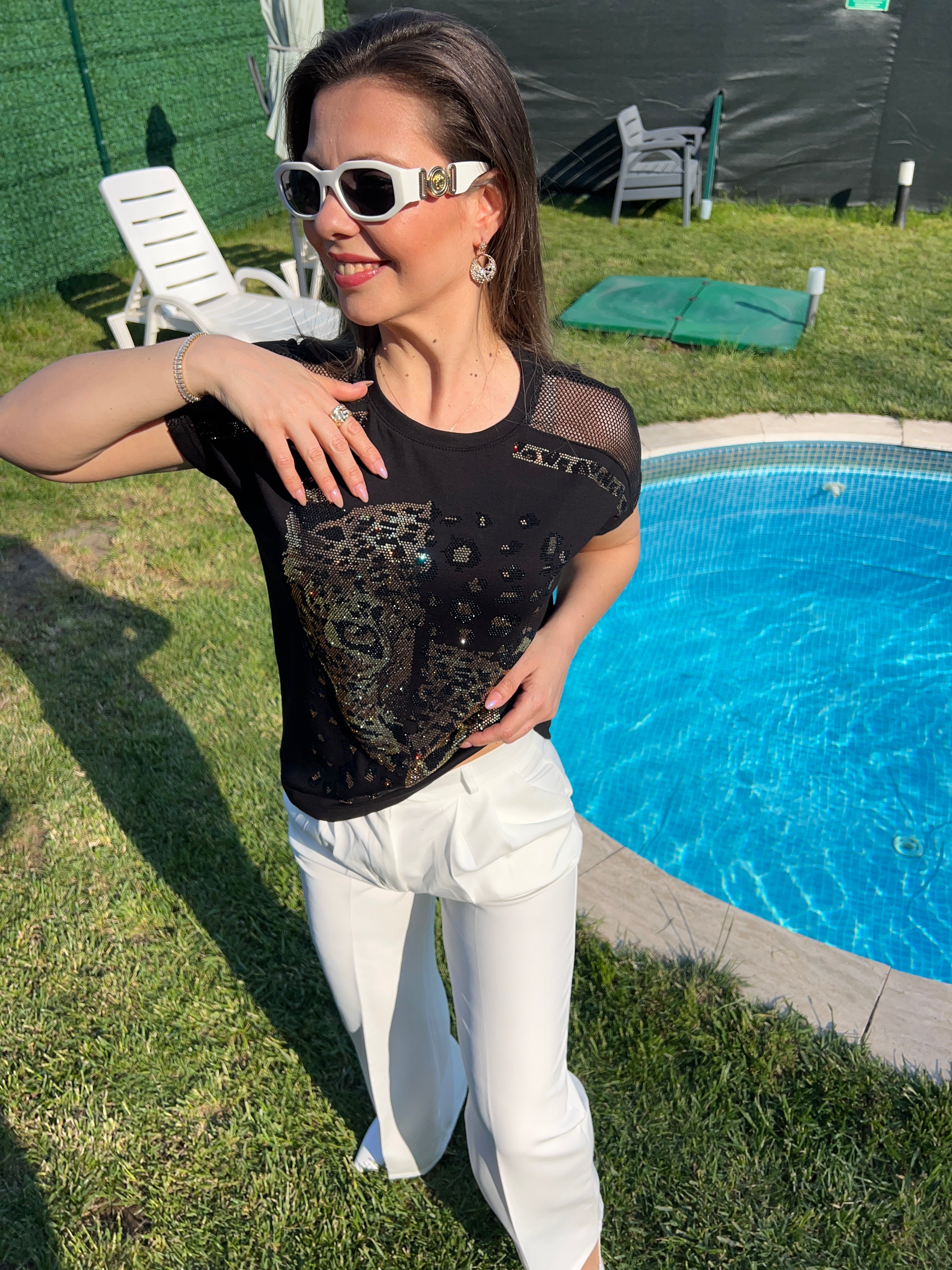 Leopar desenli taşlı siyah bluz