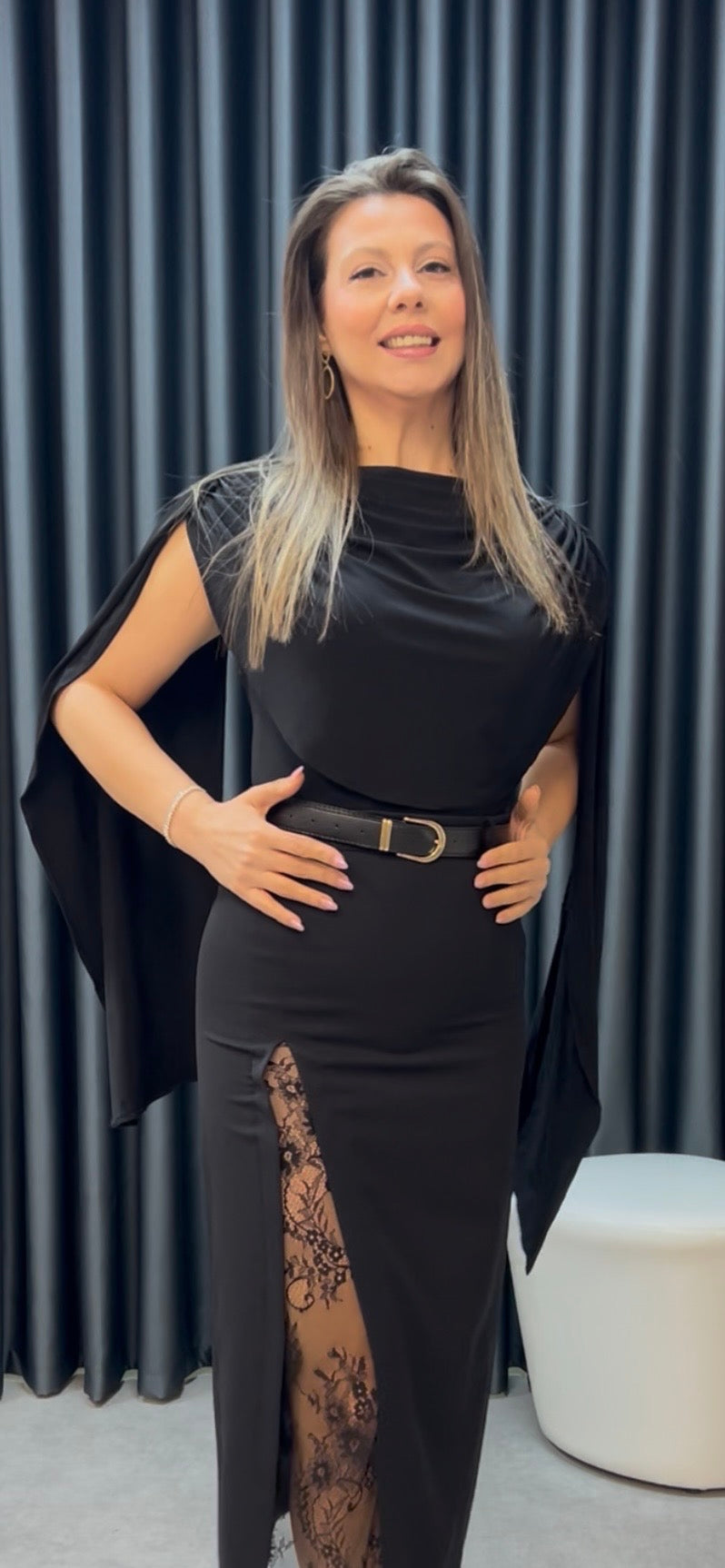 Pelerinli yaka detaylı bluz