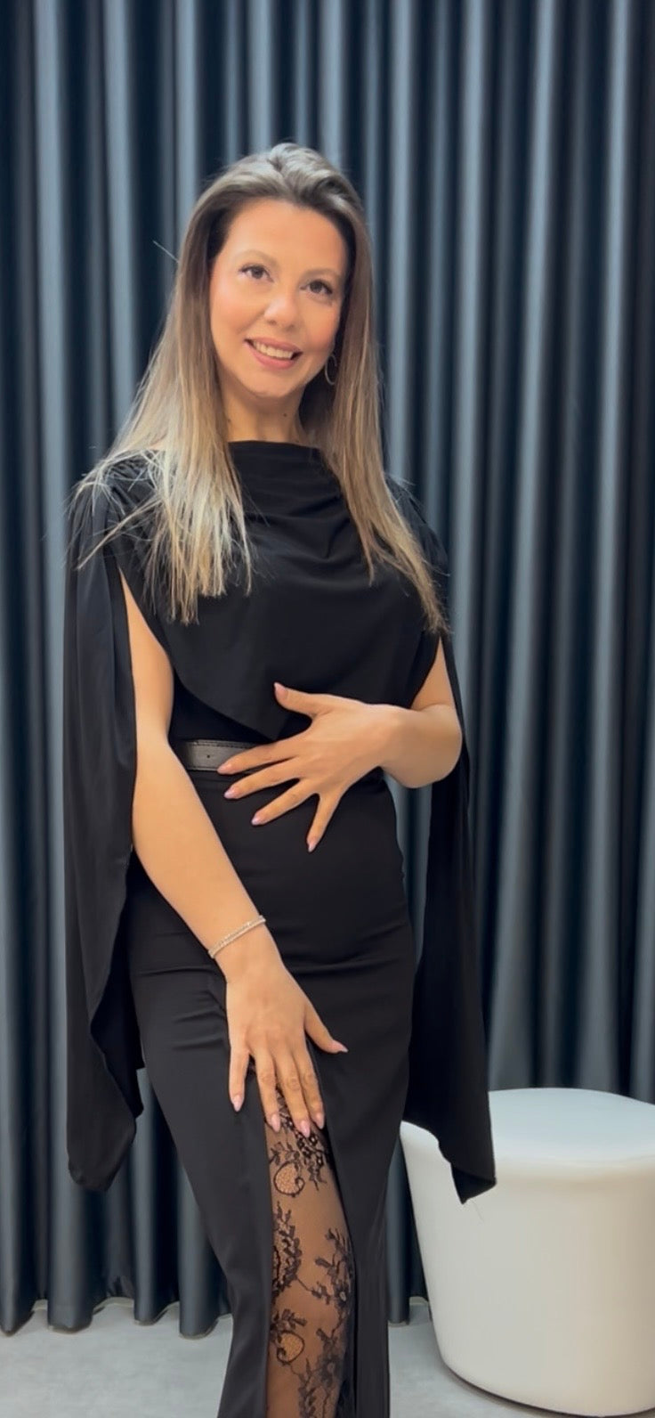 Pelerinli yaka detaylı bluz