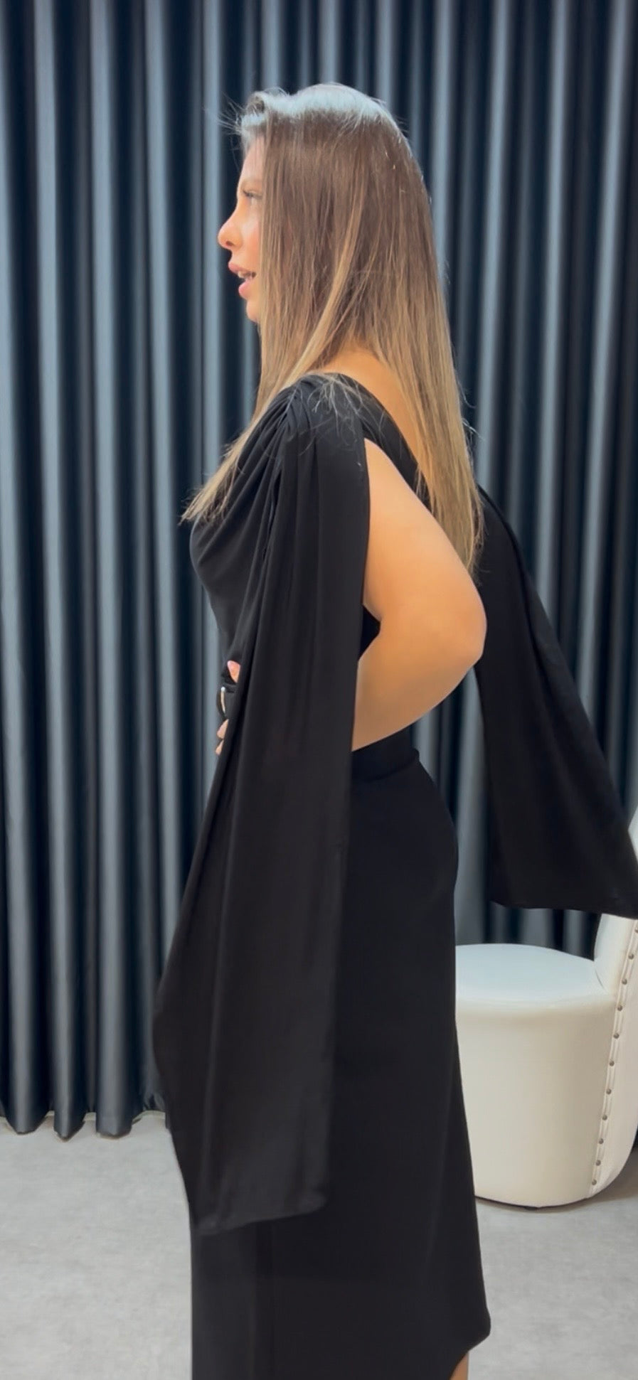 Pelerinli yaka detaylı bluz